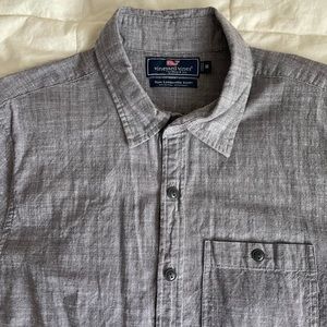 Vineyard Vines grey chambray men’s button down, size medium